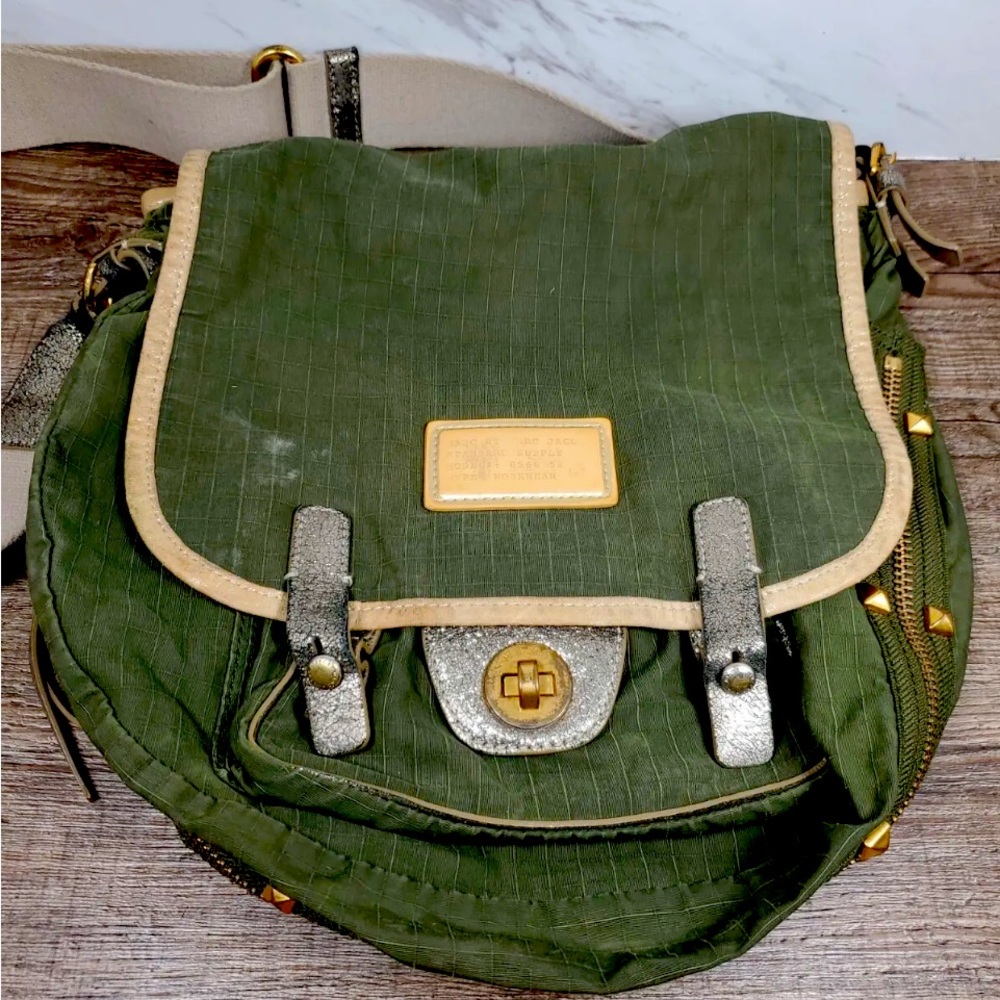 ISO Marc Jacobs Black canvas cotton nylon crossbody/ metallic leather 2010-12